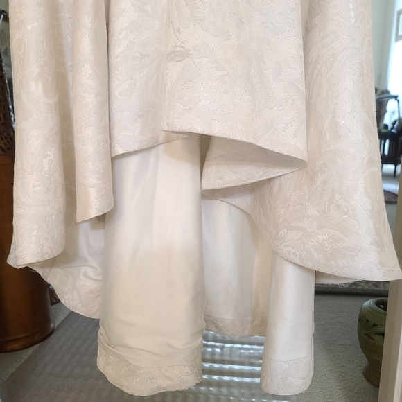 ML Monique Lhuillier | Hillary Textured Jacquard Pearl Strap Hi-Low Dress Gown - Picture 8 of 16